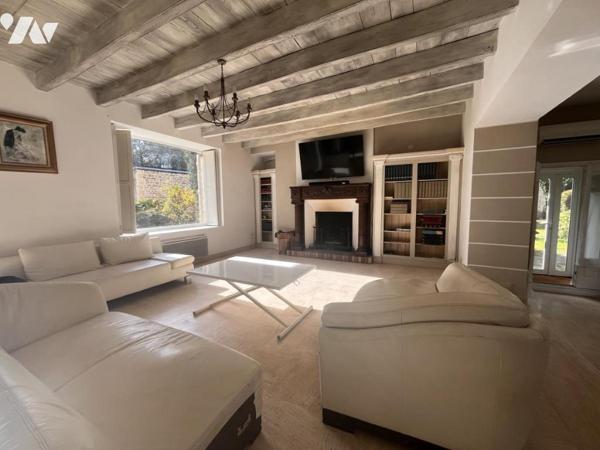 LANGUIDIC : EXCEPTIONNEL: Maison au coeur d'un parc arboré