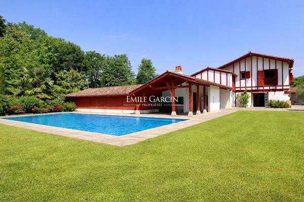 A vendre - Maison Basque - Sare - avec Piscine