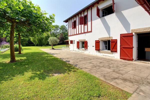 A vendre - Maison Basque - Sare - avec Piscine