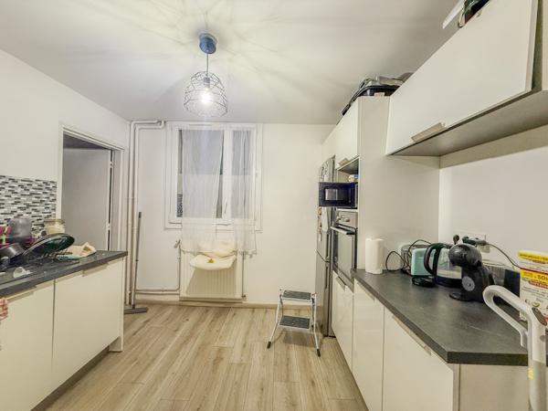 Lormont (33310) APPARTEMENT T3 MEUBLEE - 2 CHAMBRES - 2 LOGGIAS