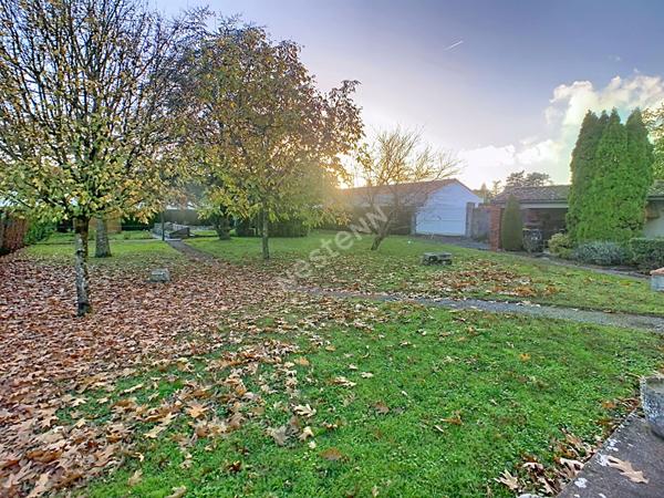 Maison Saint Andre De La Marche 6 pièce(s) 196m2