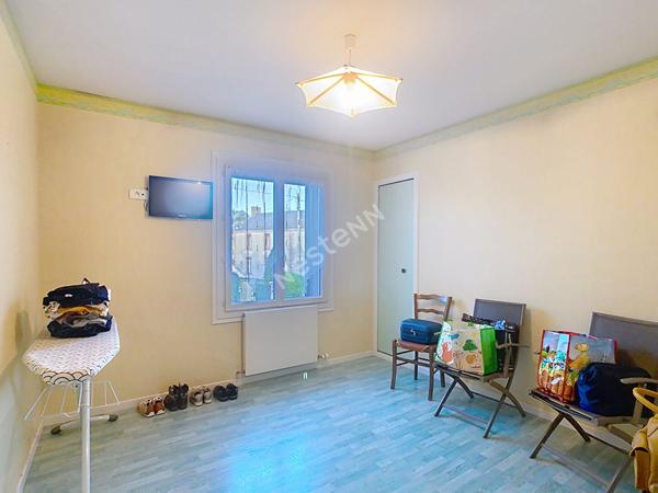 Maison Saint Andre De La Marche 6 pièce(s) 196m2