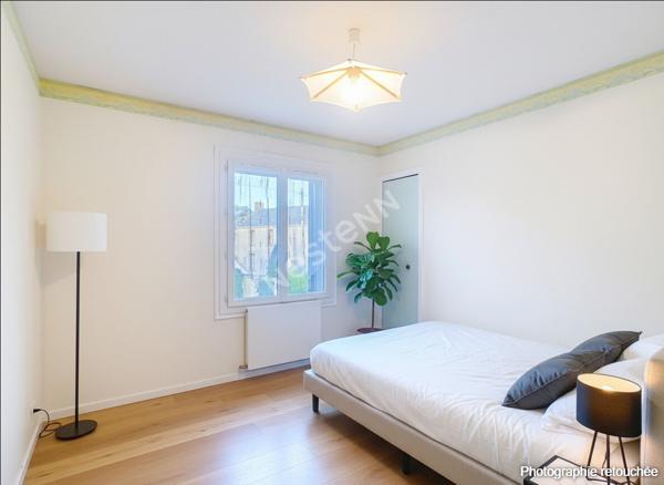 Maison Saint Andre De La Marche 6 pièce(s) 196m2