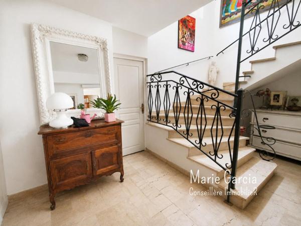 Maison de ville + revenus locatifs, Nîmes