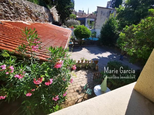 Maison de ville + revenus locatifs, Nîmes