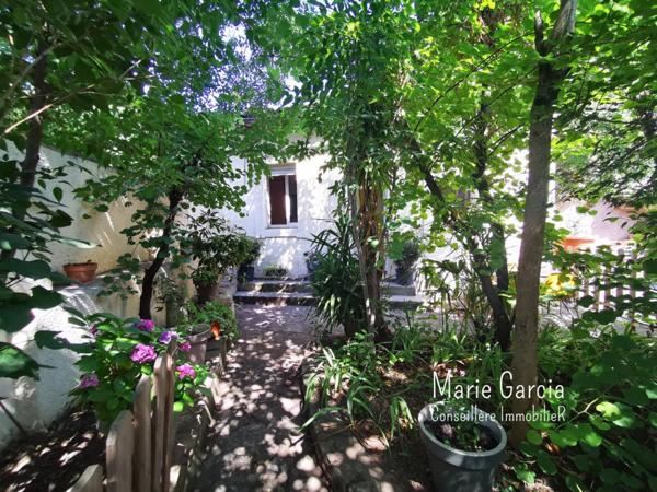 Maison de ville + revenus locatifs, Nîmes
