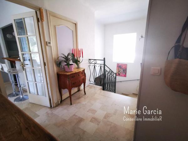 Maison de ville + revenus locatifs, Nîmes