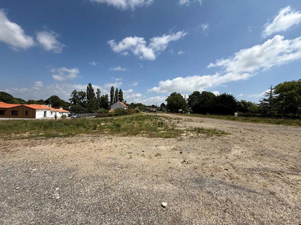 Terrain St Maixent Sur Vie 1338m2