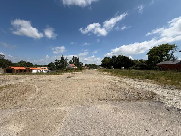 Terrain St Maixent Sur Vie 1338m2