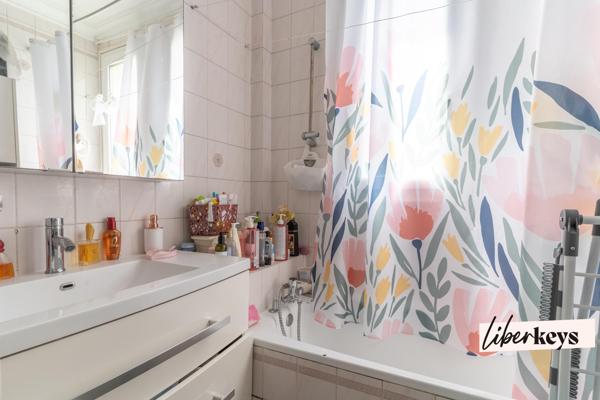 Appartement 3 pièces avec jardin privatif de 151 m² - cave et parking - Trappes