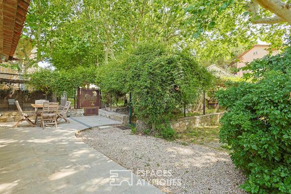 Ancienne ferme réhabilitée dans le var proche mer