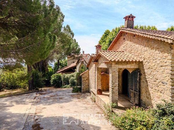 Ancienne ferme réhabilitée dans le var proche mer