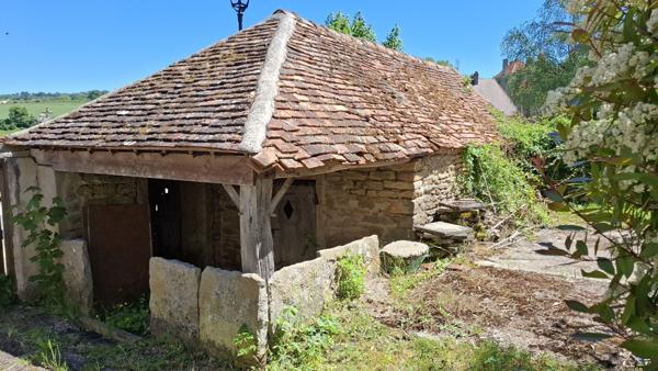 MAISON DE VILLAGE ET SON JARDIN