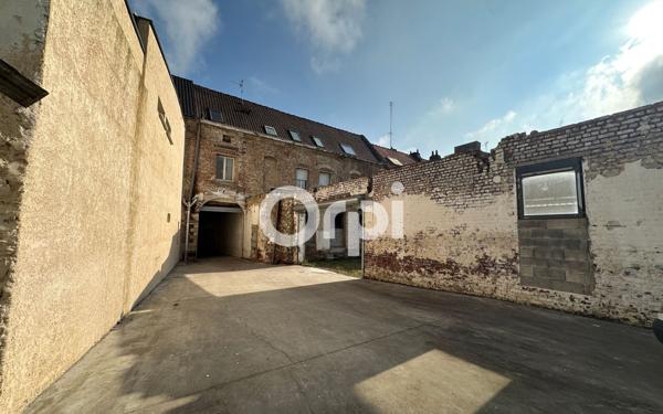 Immeuble à vendre    8 pièces • 233 m2 Douai