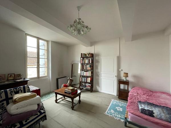 Maison de village 160m², charme et fort potentiel