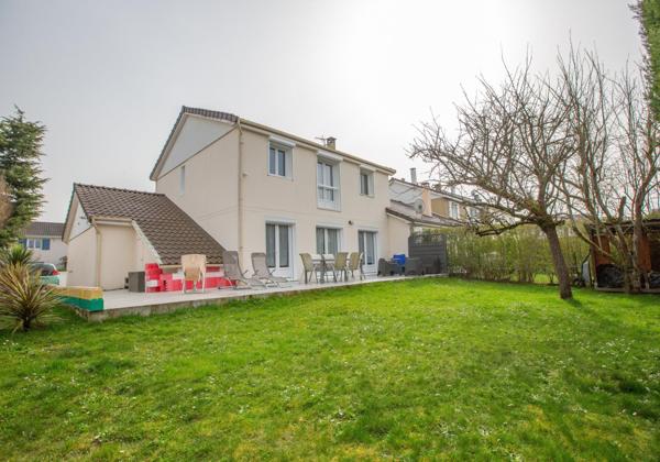 SUPERBE MAISON FAMILIALE
