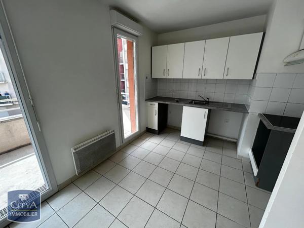 Appartement à louer 3 pièces 62.5m² Corbeil-Essonnes (91100)