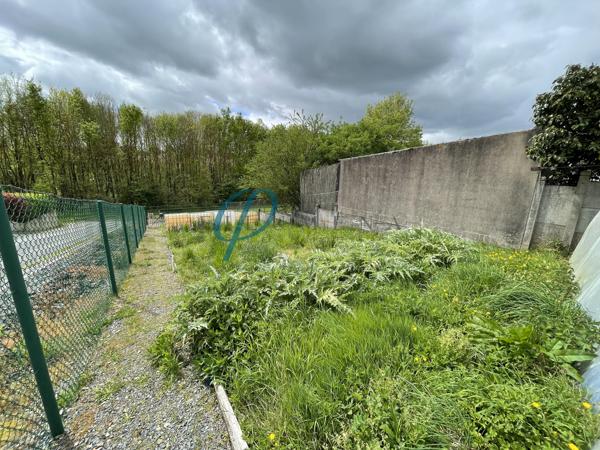 Dépendance à réhabiliter avec terrain constructible