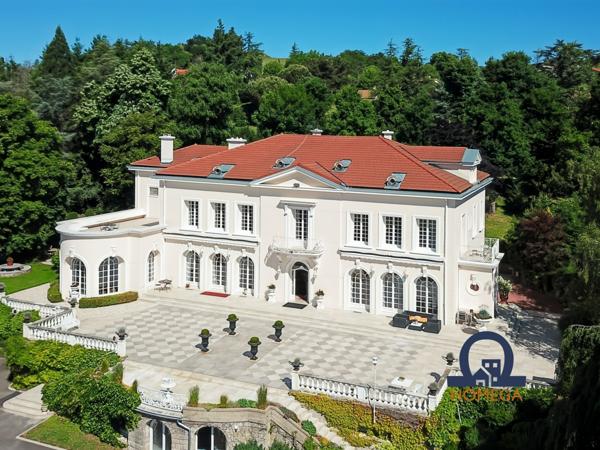 La Talaudière (42350) Château de 1844 entièrement rénové