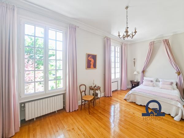 La Talaudière (42350) Château de 1844 entièrement rénové