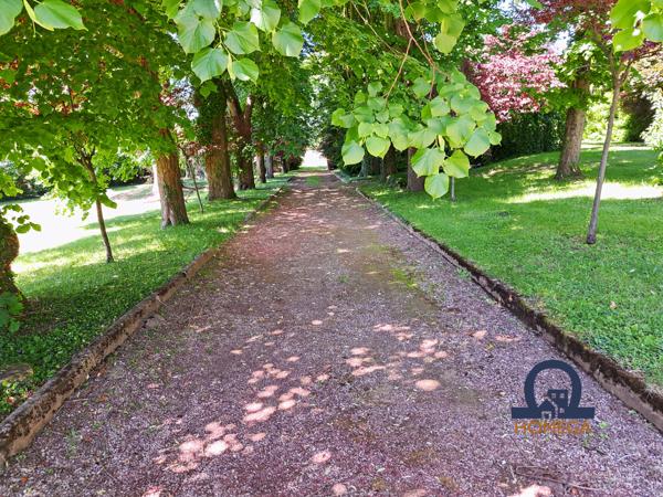 La Talaudière (42350) Château de 1844 entièrement rénové