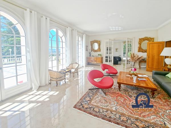 La Talaudière (42350) Château de 1844 entièrement rénové