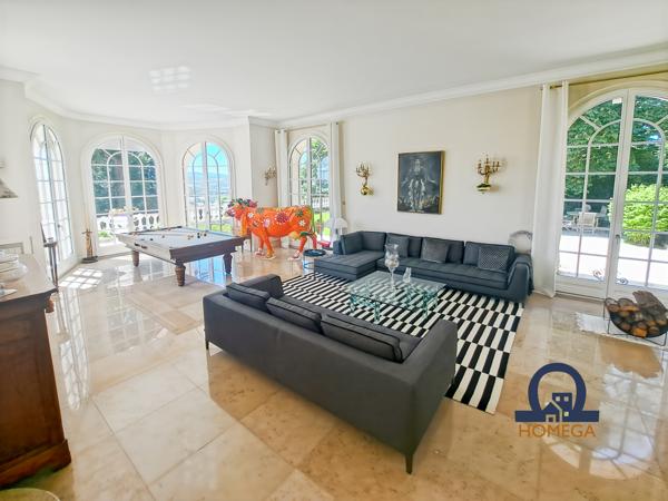 La Talaudière (42350) Château de 1844 entièrement rénové