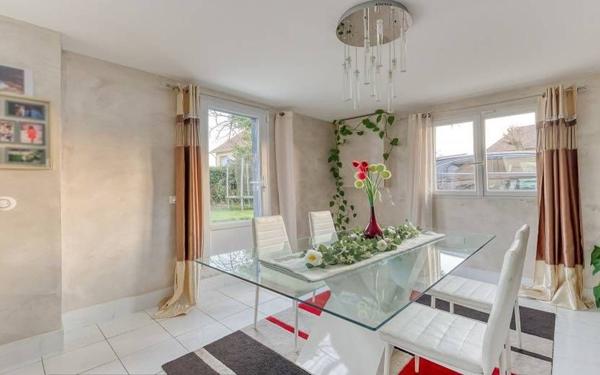 Maison à vendre    6 pièces •  Roissy-en-Brie