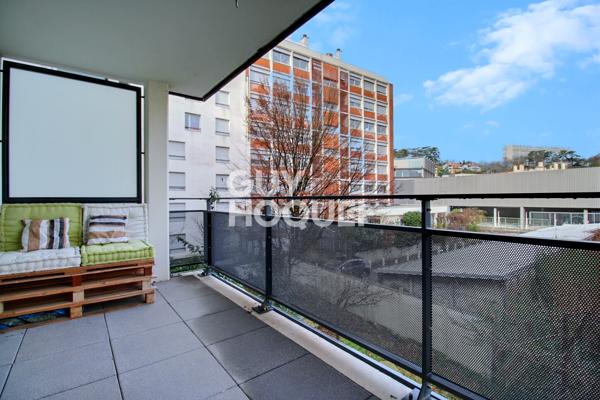 Deux pièces avec un balcon et garage PMR