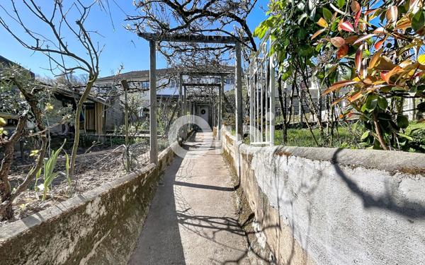 Maison à vendre    3 pièces •  Brive-la-Gaillarde