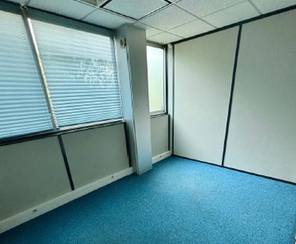 Bureaux à louer à Mérignac avec parking et fibre dans Parc Bagatelle