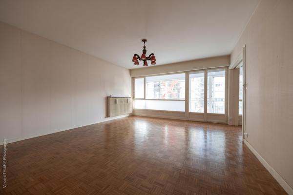 Appartement traversant, très lumineux et dans un bon état général. Proche de toutes les commodités. Terrasse