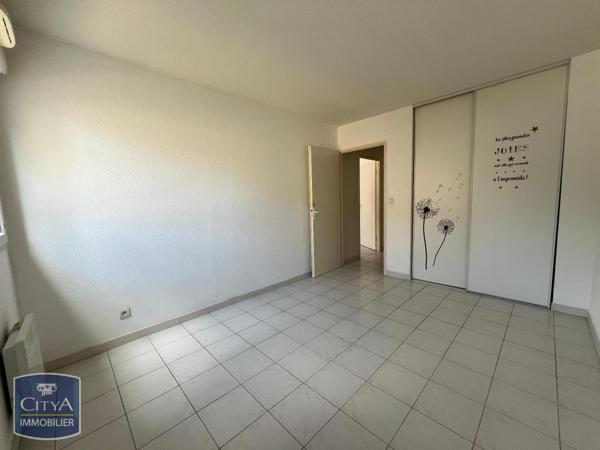 Appartement à louer 2 pièces 54m² Jonquières (84150)