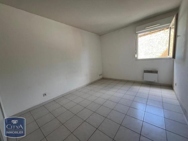 Appartement à louer 2 pièces 54m² Jonquières (84150)