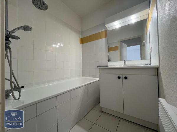 Appartement à louer 2 pièces 54m² Jonquières (84150)