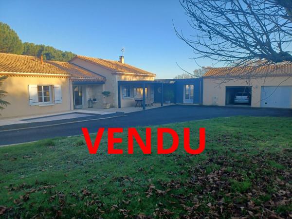 MAISON CONTEMPORAINE AVEC PISCINE ET PARC