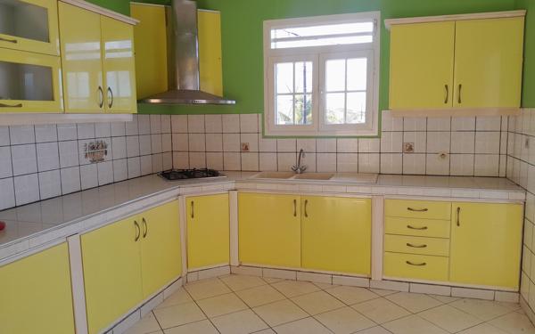 Maison à vendre    8 pièces •  Sainte-Rose