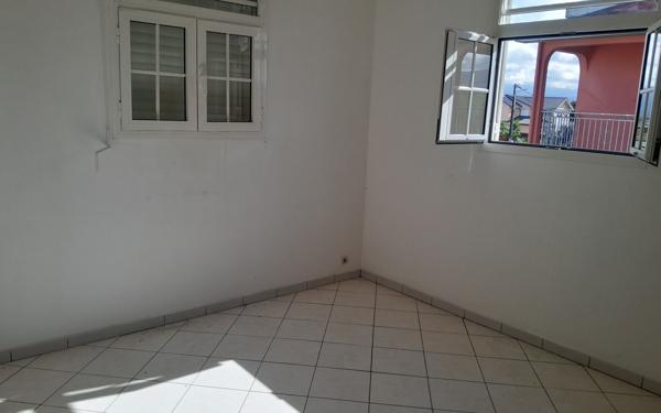 Maison à vendre    8 pièces •  Sainte-Rose