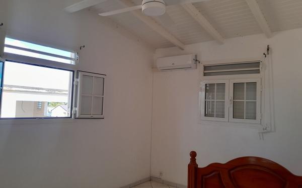 Maison à vendre    8 pièces •  Sainte-Rose