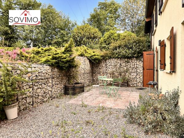 EN CAMPAGNE, DANS UN CADRE CHAMPÊTRE, MAISON FAMILIALE AVEC LOGEMENT INDÉPENDANT, VENDUE MEUBLÉE.