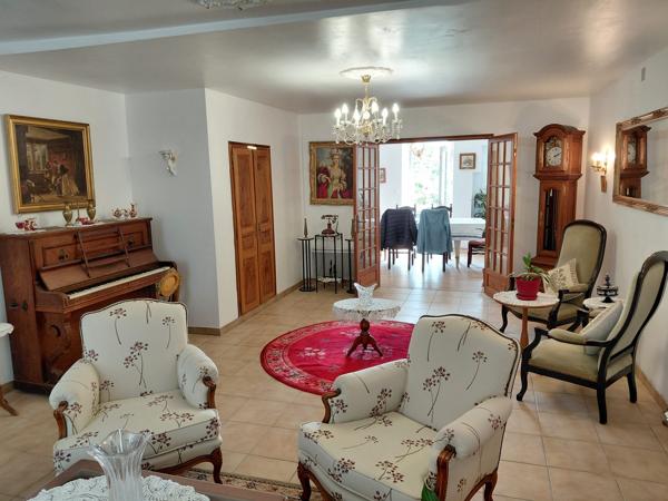 GRANDE MAISON AVEC JARDIN CENTRE MIRAMBEAU