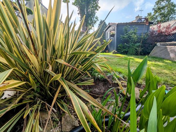 Maison en pierre, au bourg de Plomelin