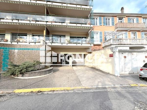 Location Parking 10 m² - LE DAUPHIN Voiron 38500