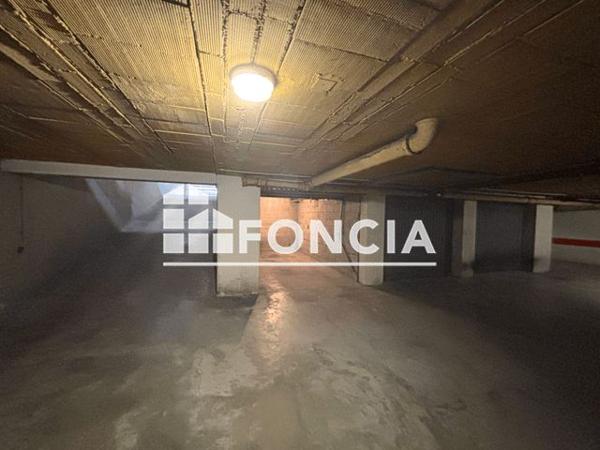 Location Parking 10 m² - LE DAUPHIN Voiron 38500