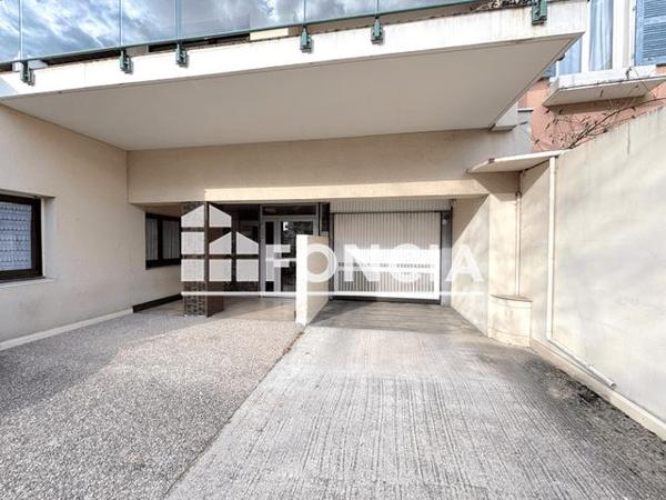 Location Parking 10 m² - LE DAUPHIN Voiron 38500