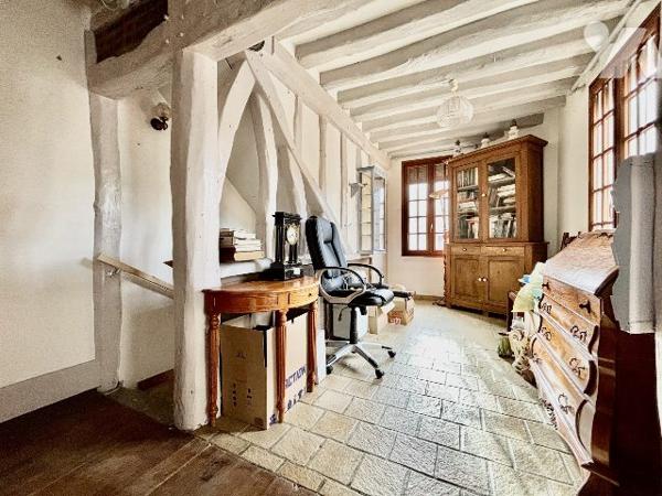 Ensemble immobilier avec garage et atelier