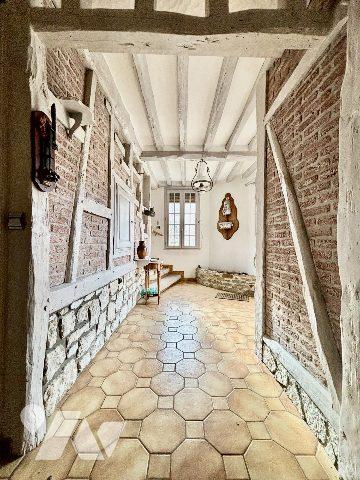 Ensemble immobilier avec garage et atelier