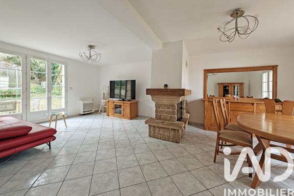 Maison à vendre 9 pièces 195 m² Le Coudray-Montceaux