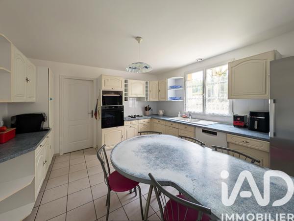 Maison à vendre 9 pièces 195 m² Le Coudray-Montceaux