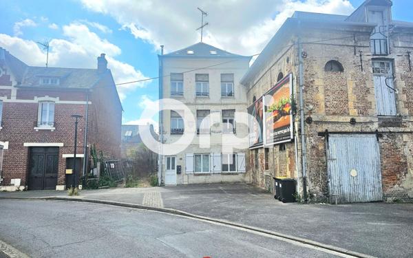 Immeuble à vendre    2 pièces •  La Fère